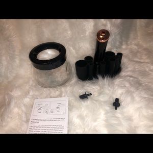 Makeup brush cleaner